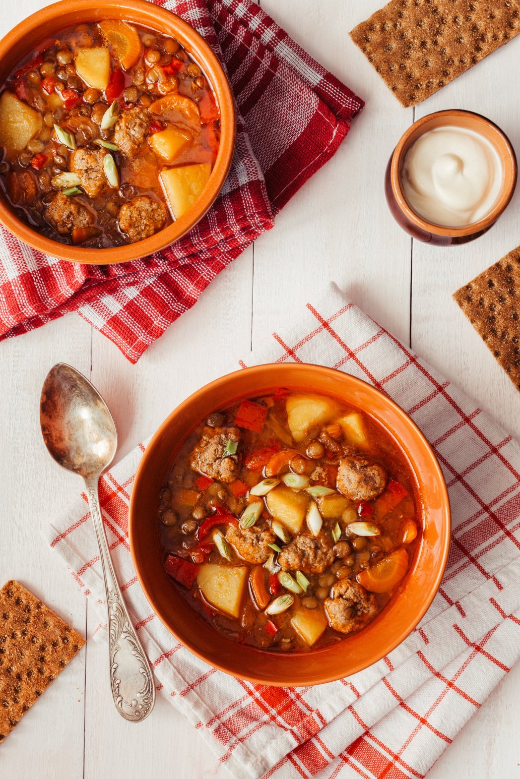 Linsensuppe mit Fleischbällchen