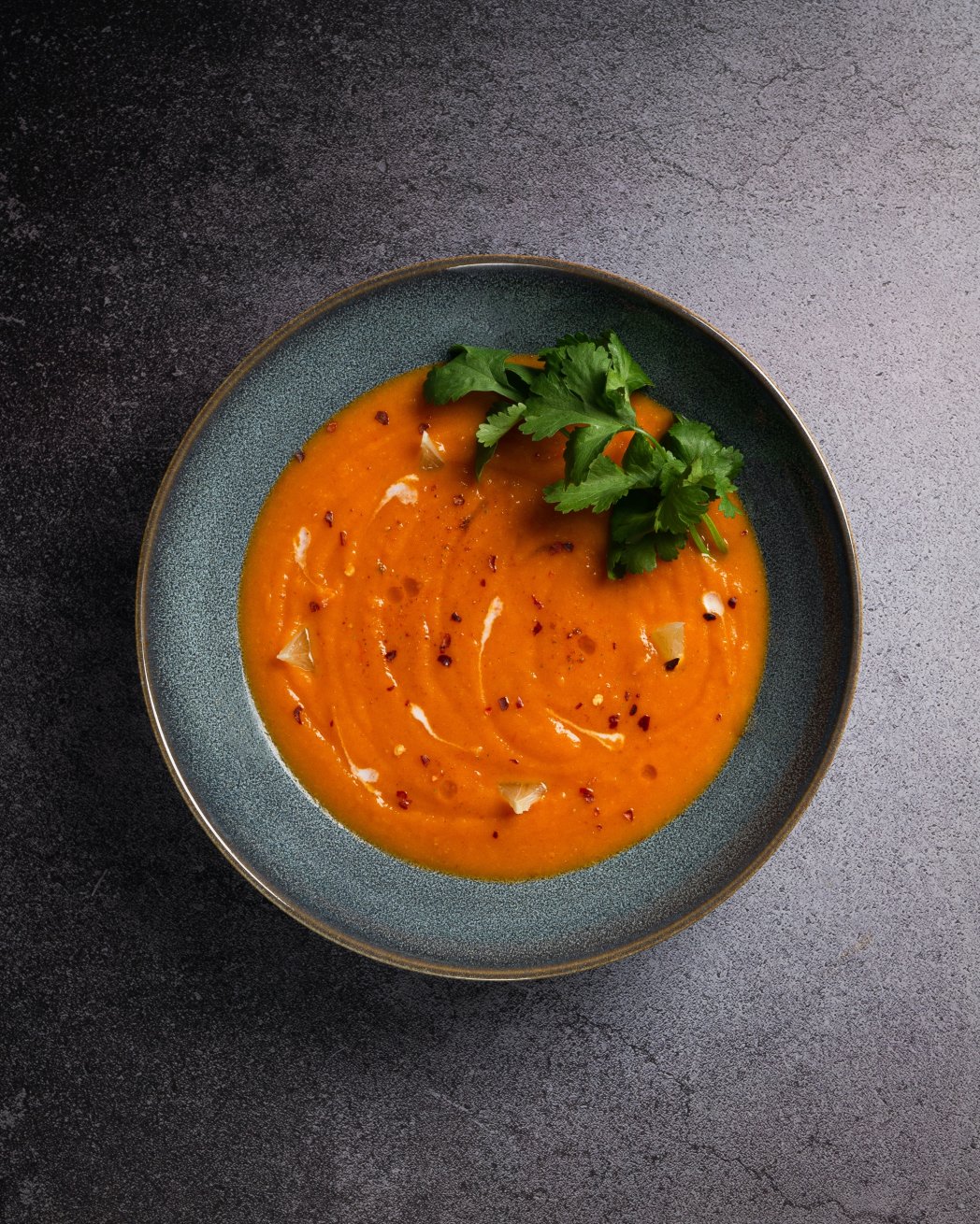 Rajčatová polévka s chilli