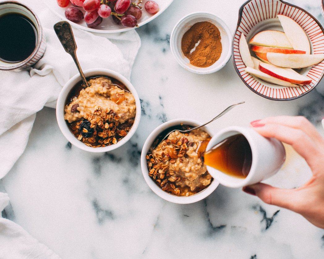 Millet porridge with almond butter, apple and linseed