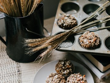 Raspberry Oatmeal Muffins recipe | CALOORY