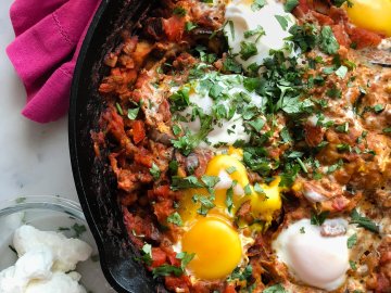 Shakshuka - a traditional dish from Israel recipe | CALOORY