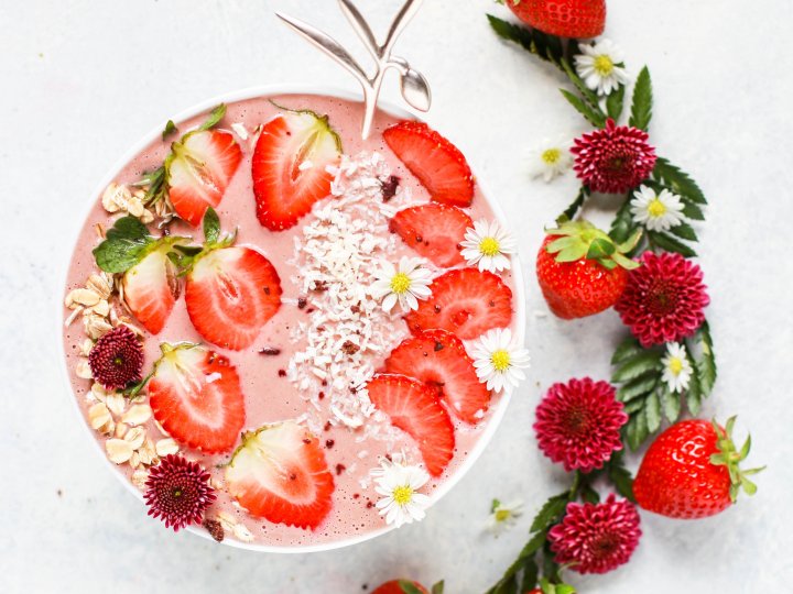 Strawberry smoothie bowl