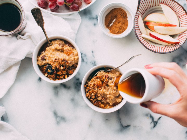 Millet porridge with almond butter, apple and linseed